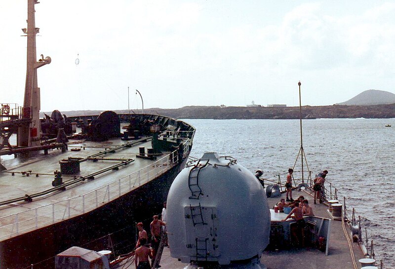 File:HMS Cardiff alongside tanker Ascension Islands 1982.JPG