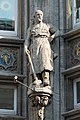 Deutsch: Skulptur am Henckels-Solingen-Haus in Hamburg-Altstadt. This is a photograph of an architectural monument. It is on the list of cultural monuments of Hamburg, no. 29150.