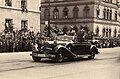 Adolf Hitler e Benito Mussolini sfilano a Monaco di Baviera a bordo della 770 W150 di proprietà del Führer tedesco