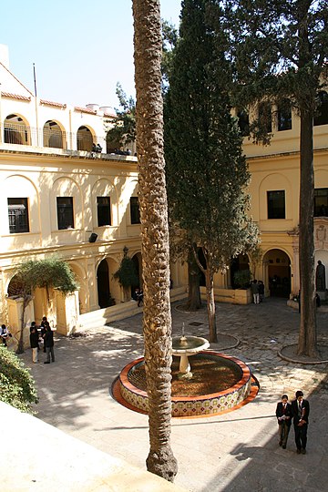 File:Inside the Colegio Montserrat.jpg