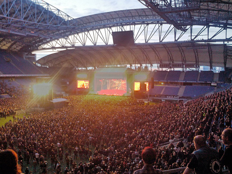 File:Iron Maiden 2014 in Poznań HDR.jpg