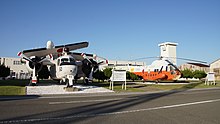 対潜哨戒機S2F-1と救難ヘリS-62J（徳島航空基地）