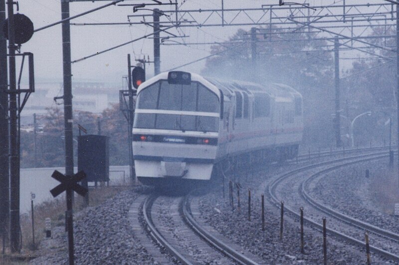 File:JRH-Kiha84-Furano Express.jpg