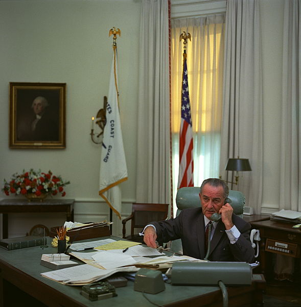 File:January 1968 LBJ on the phone.jpg