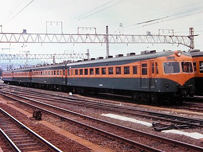 A JNR 80-0 series train at the Nakatsugawa station on the Chūō Main Line in 1979