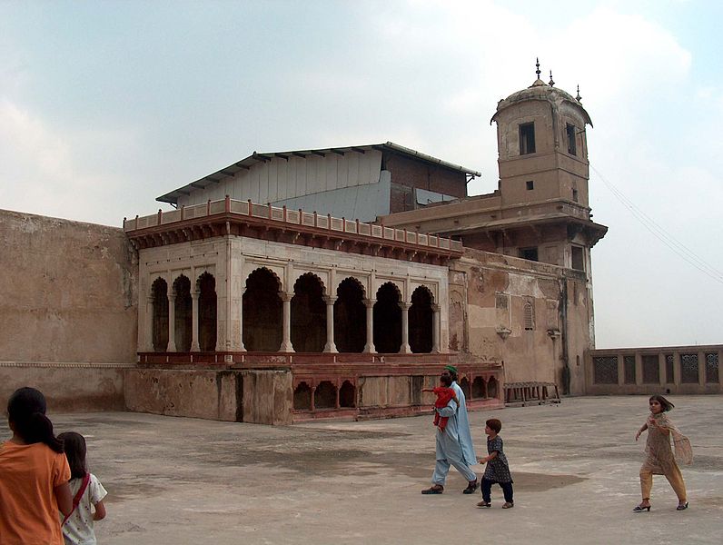 File:July 9 2005 - The Lahore Fort-Pavillion adjacent to the Shish Mahal.jpg
