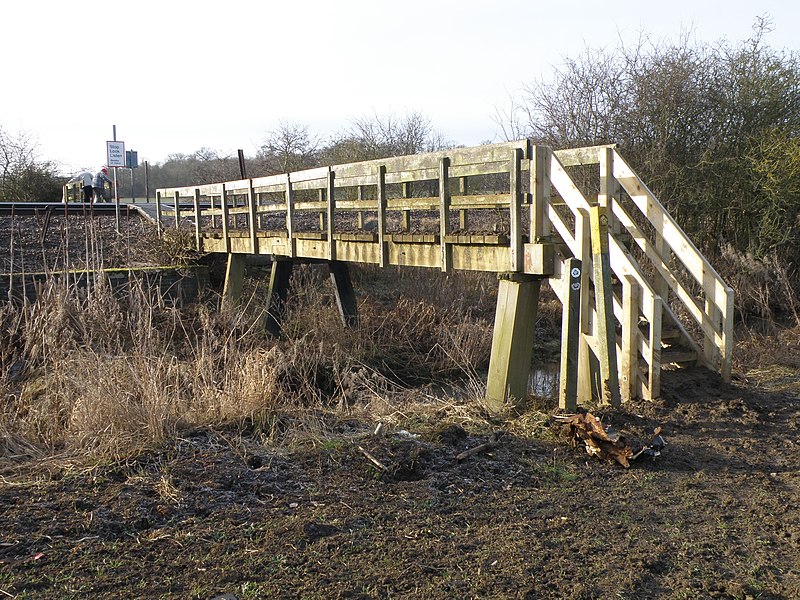 File:Jurassic Way footbridge - geograph.org.uk - 1737548.jpg