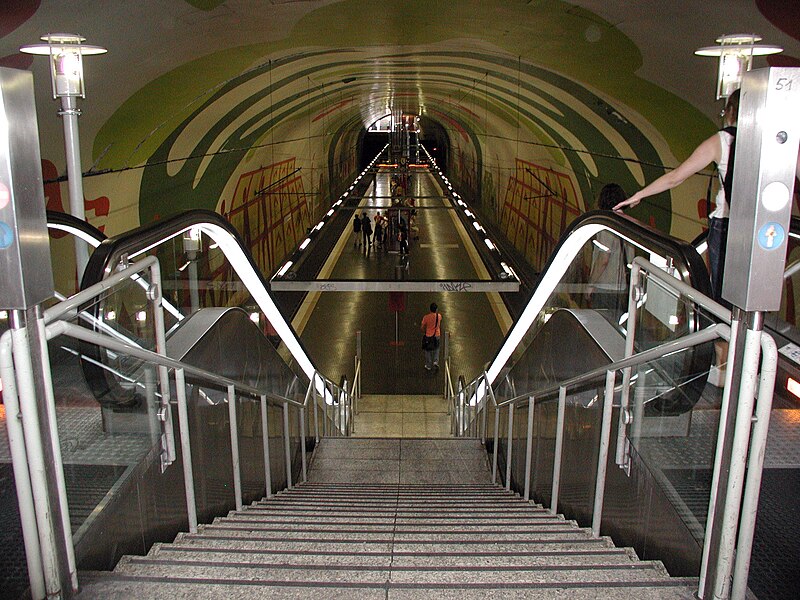 File:Köln-Ehrenfeld-U-Station-Leyendecker-Straße.JPG