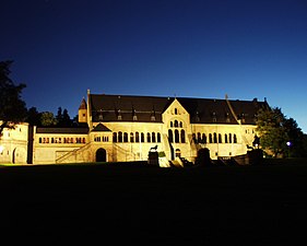 Ночная подсветка дворца