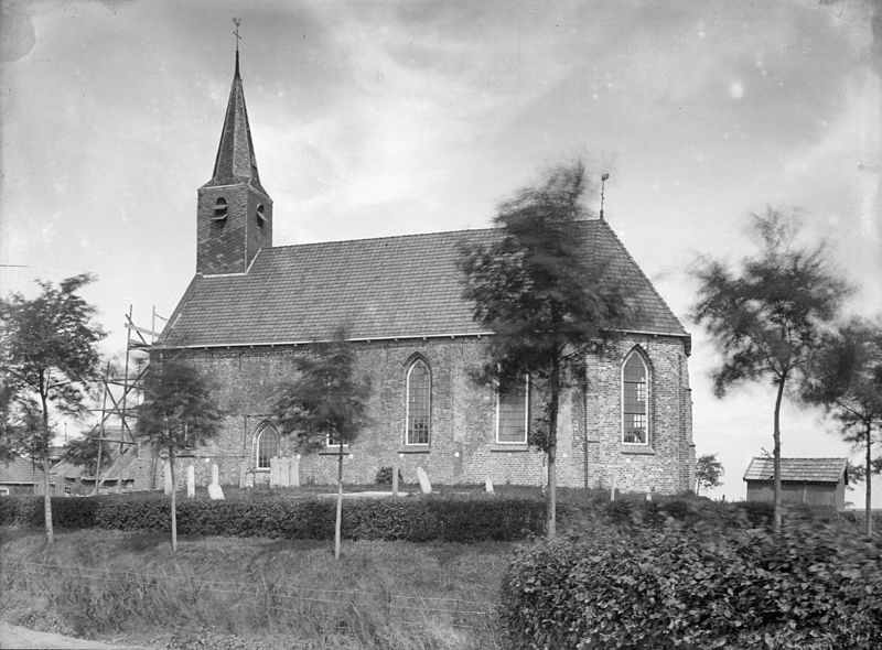 File:Kerk naar het zuid-westen - Lioessens - 20140693 - RCE.jpg