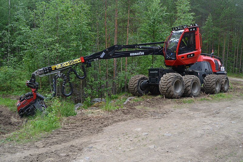 File:Komatsu 901XC harvester in Muuratsalo 01.jpg