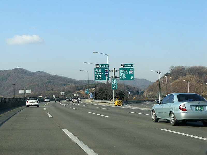 800px-Korea_Expressway_Jonam_JCT.JPG