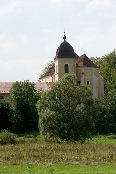 File:Kostel Zvěstování Panny Marie u augustiánského kláštera, Zaječov, okr. Beroun, Středočeský kraj 01.jpg