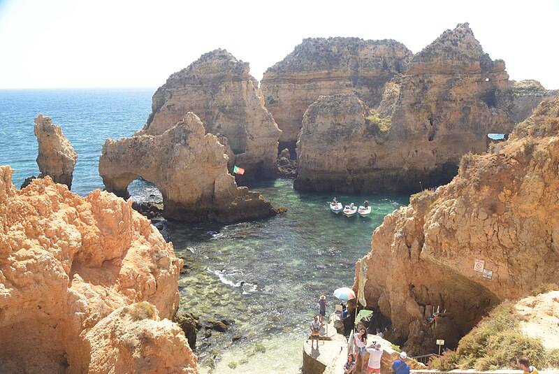 File:Lagos Ponta da Piedade (50510622047).jpg