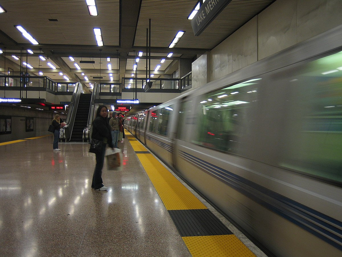 Lake Merritt station