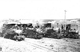 Locomotives de la mine d'or Lancefield, 1902.jpg