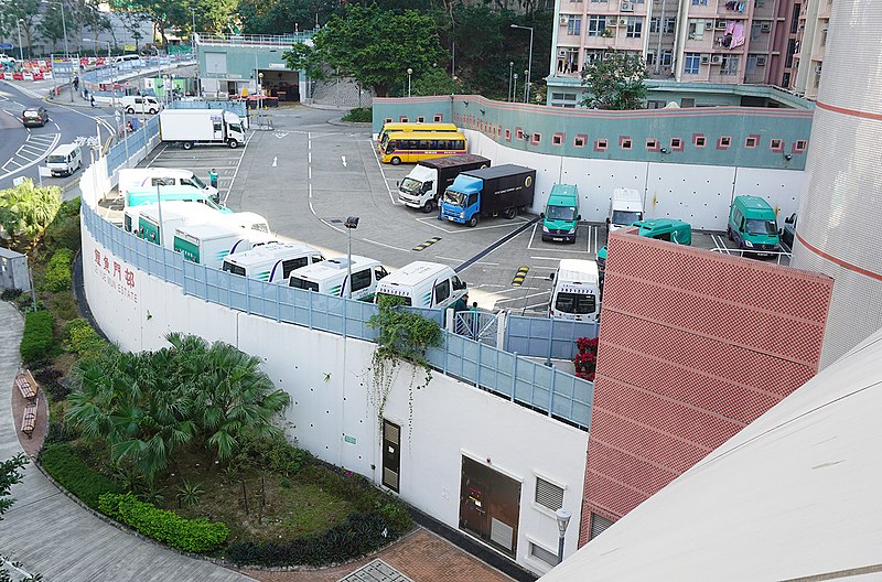 File:Lei Yue Mun Estate Car Park.jpg