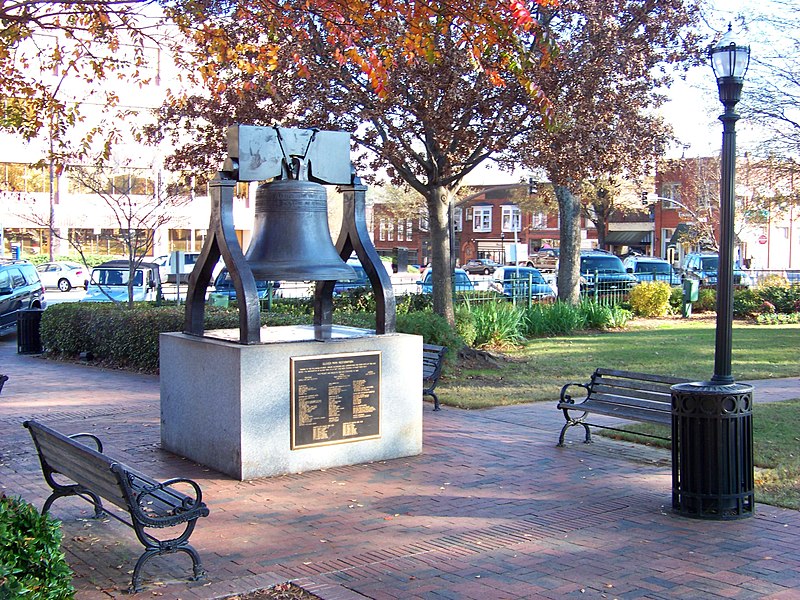 File:Liberty Bell in Marietta Square - panoramio.jpg