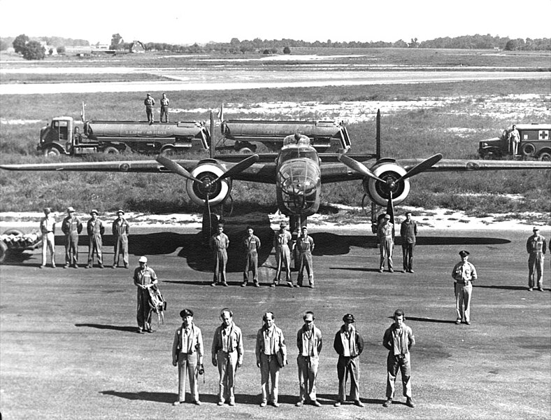 File:Lt. Preddy and crew of 3d Antisubmarine Squadron.jpg