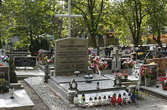 https://upload.wikimedia.org/wikipedia/commons/thumb/f/fd/Lusowo_cemetery_%28Jozef_Dowbor_Musnicki%29.JPG/240px-Lusowo_cemetery_%28Jozef_Dowbor_Musnicki%29.JPG