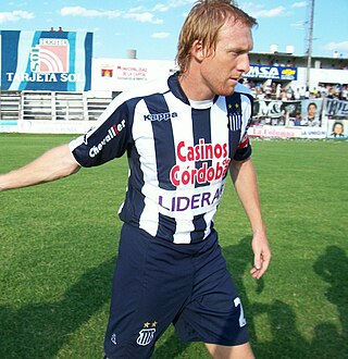 <span class="mw-page-title-main">Federico Lussenhoff</span> Argentine former professional footballer (born 1974)