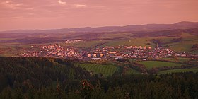 Město z rozhledny Královec při východu slunce, Valašské Klobouky, okres Zlín.jpg