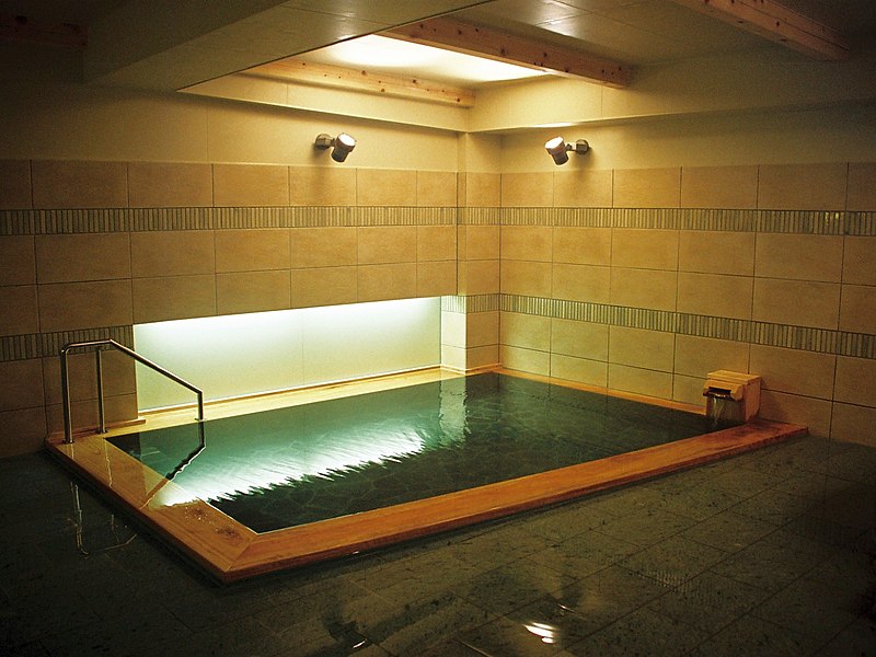 File:MARUMITSU department store "NAGOMI NO YU" (hot spring) Nagano,JAPAN.jpg