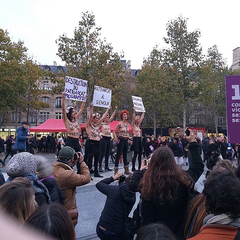 File Marche 23 Nov 19 Femen 1 Jpg Wikimedia Commons