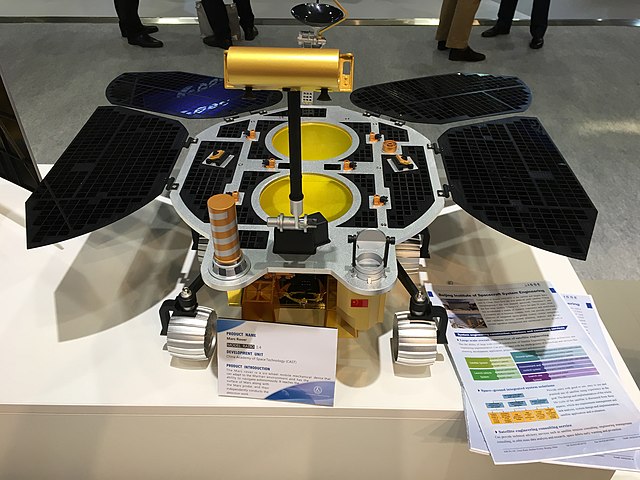 Description de l'image Mars Global Remote Sensing Orbiter and Small Rover at IAC Bremen 2018 02.jpg.
