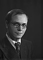 Messiaen Harcourt 1937 3.jpg