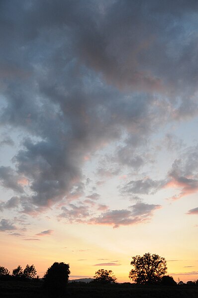 File:Midsummer evening sky - geograph.org.uk - 3529162.jpg