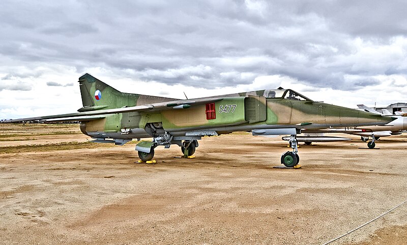 File:Mikoyan Gurevich MIG-23BN "Flogger H" March Field Air Museum (8268902586).jpg