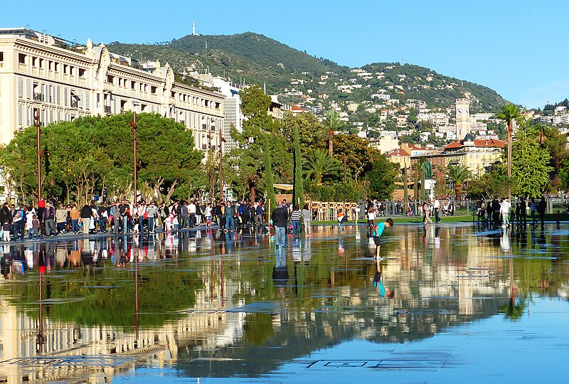 File:Miroir d'eau à Nice.jpg