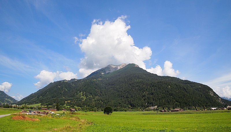 File:Mountain Daniel 2.jpg