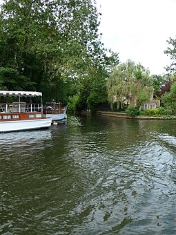 Clewer Mill Stream re-entering the main channel above Queen Elizabeth Bridge Mouth of Clewer Mill Stream (Nancy).JPG