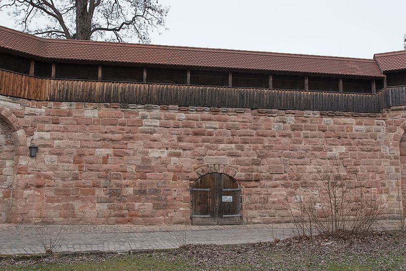 File:Nürnberg, Stadtbefestigung, Maxtormauer, Küblerzwinger, Stadtseite-20160304-001.jpg