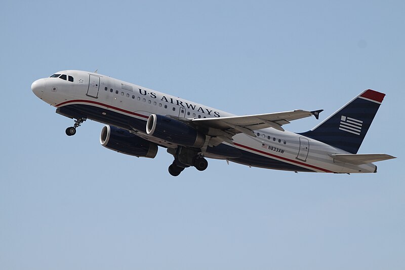 File:N833AW Airbus A319 US Airways (8903262000).jpg