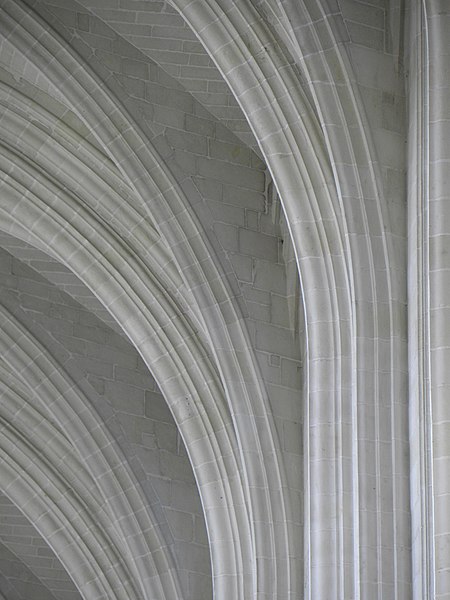 File:Nantes (44) Cathédrale Saint-Pierre et Saint-Paul Intérieur 13.jpg