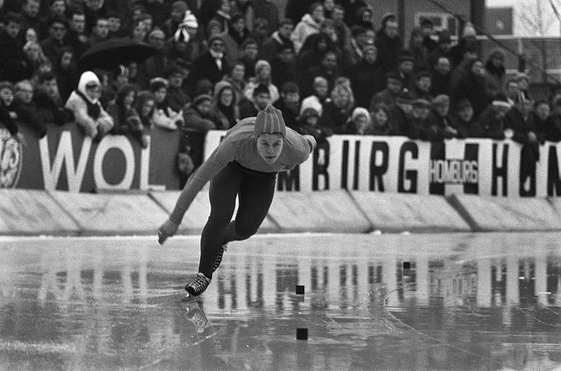 File:Nederlandse kampioenschappen schaatsen dames en heren te Deventer. Ans Schut in , Bestanddeelnr 923-1498.jpg