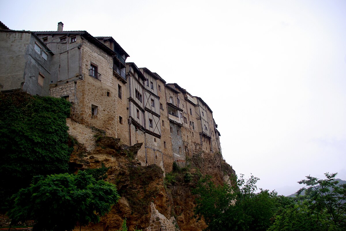 Northern spain. Замки герцогства Пармы и Пьяченцы. Герцогство, Пьяченца. Замок Варано камерино. Календаско.