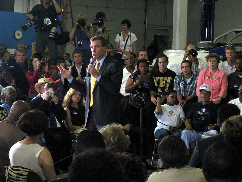 File:Obama and Warner (2784435164).jpg