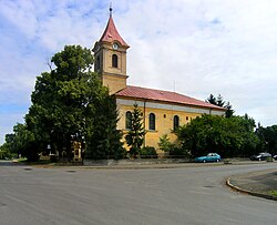 Farní kostel sv. Jana Nepomuckého v Ohařích.