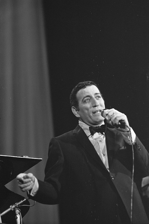 Bennett performing in 1966