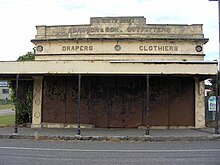 A disused store in Orepuki Orepuki store.JPG