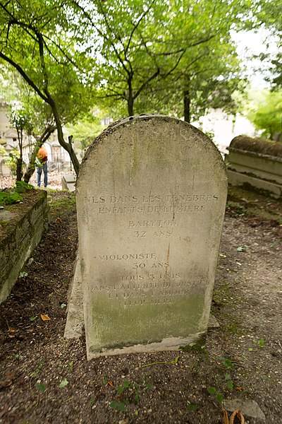 File:Père-Lachaise - Division 27 - Goldstein 05.jpg