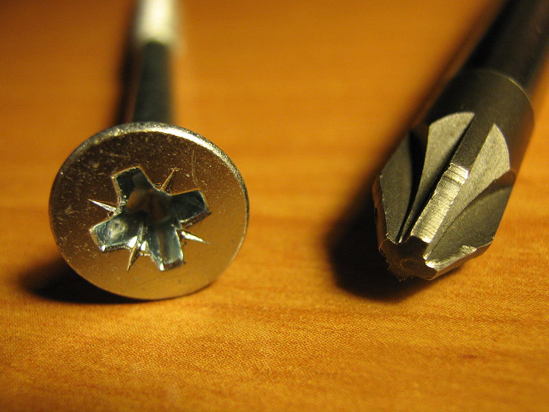 File:POZIDRIV screwdriver and screw.JPG