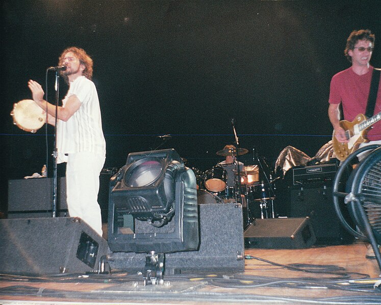 File:PearlJam-DC2000.jpg