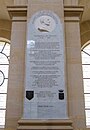 Plaque commémorative aux Invalides, à Paris.