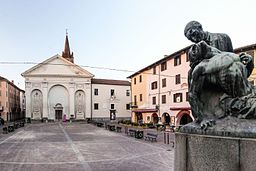 Piazza Sant'Agostino Miele.jpg
