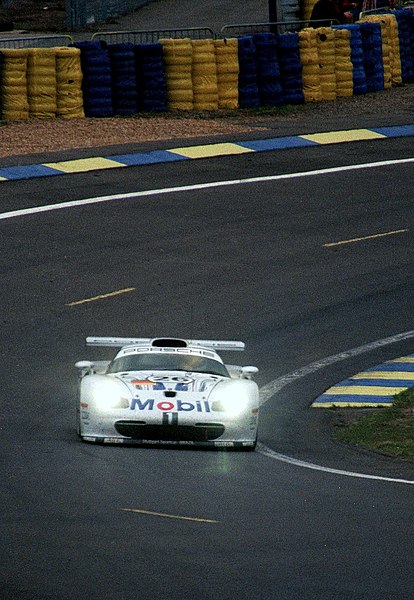 File:Porsche 911 GT1 - Emmanuel Collard, Yannick Dalmas & Ralf Kelleners in The Esses at the 1997 Le Mans (51462383302).jpg